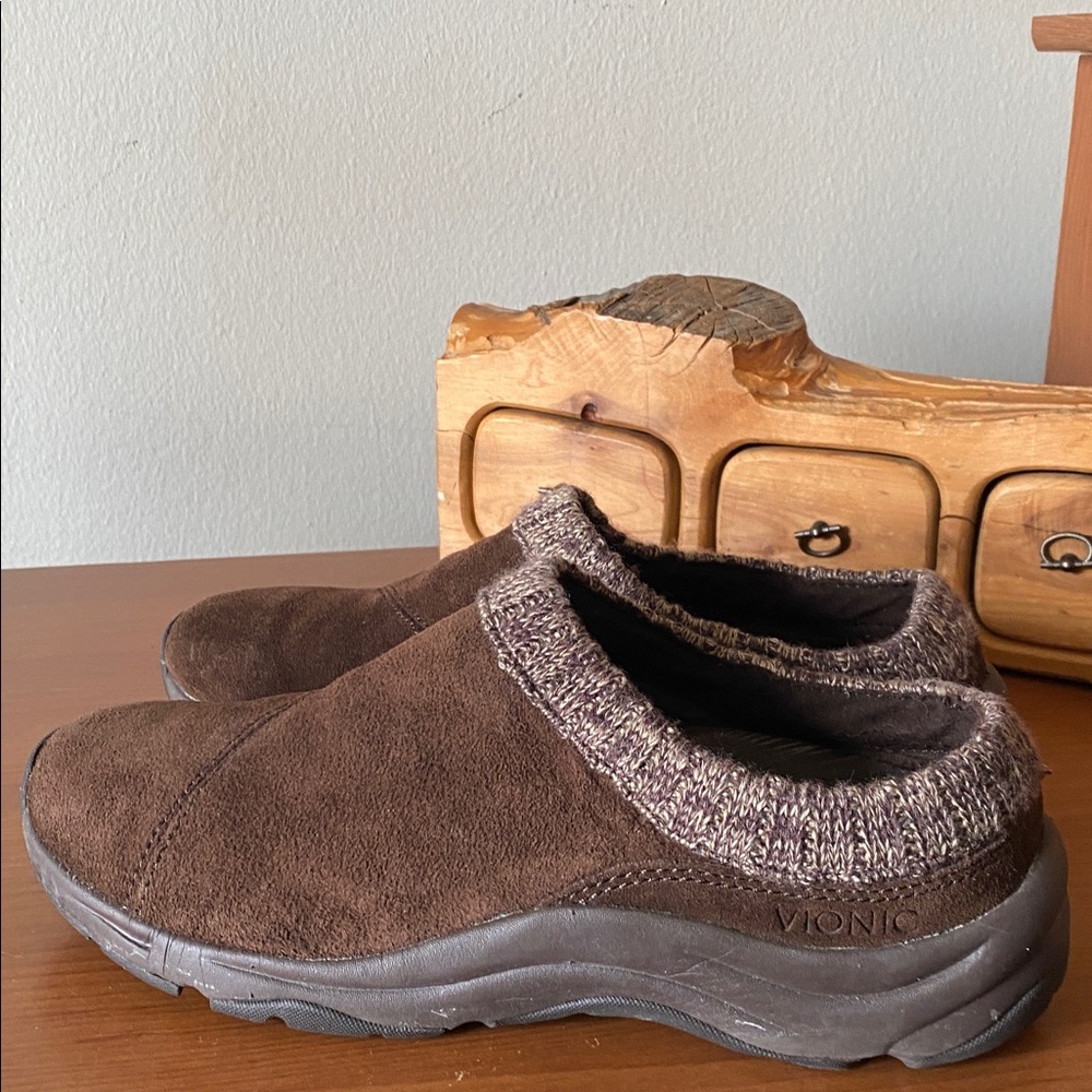 Vionic Arbor Clogs - image 2